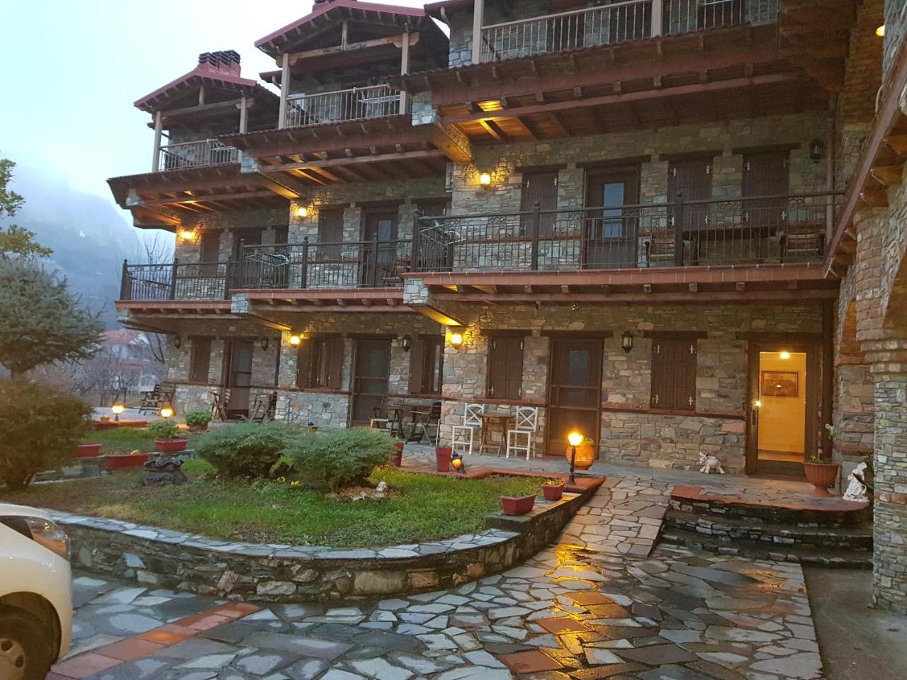 Hotel Παραδοσιακο Káto Loutrákion Eksteriør billede