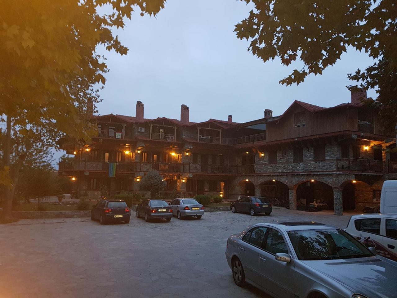 Hotel Παραδοσιακο Káto Loutrákion Eksteriør billede