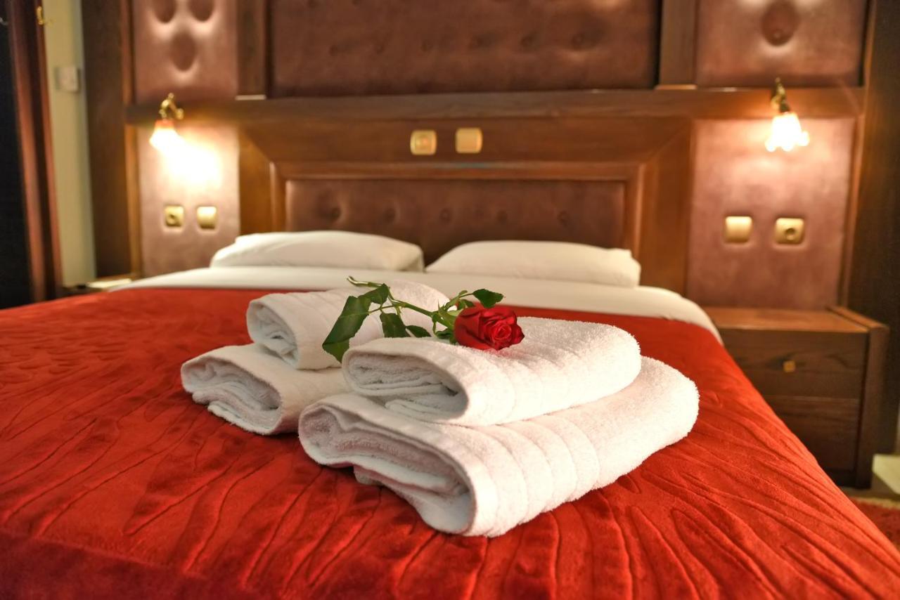 Hotel Παραδοσιακο Káto Loutrákion Eksteriør billede