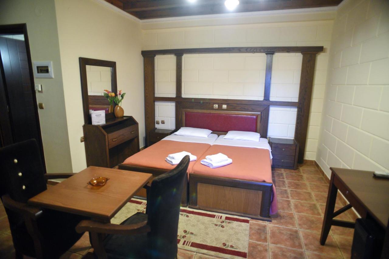 Hotel Παραδοσιακο Káto Loutrákion Eksteriør billede
