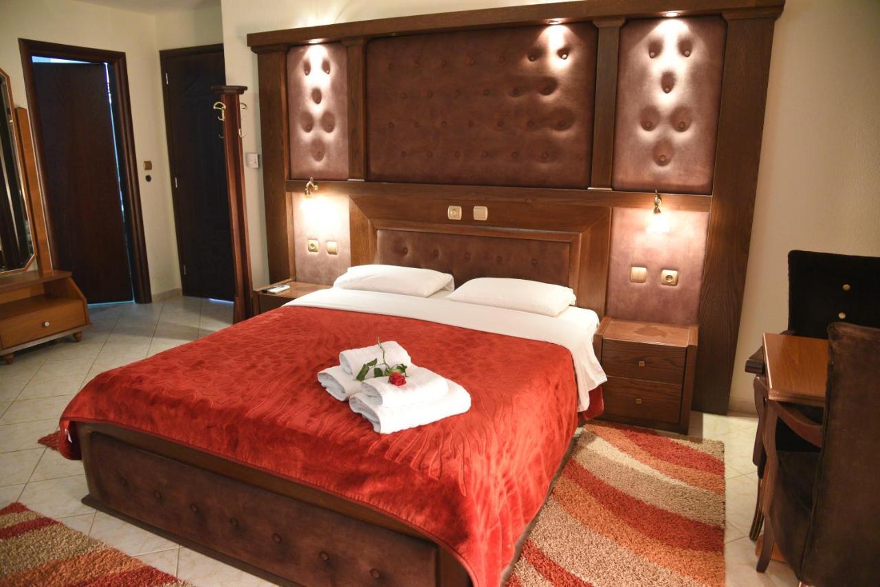 Hotel Παραδοσιακο Káto Loutrákion Eksteriør billede